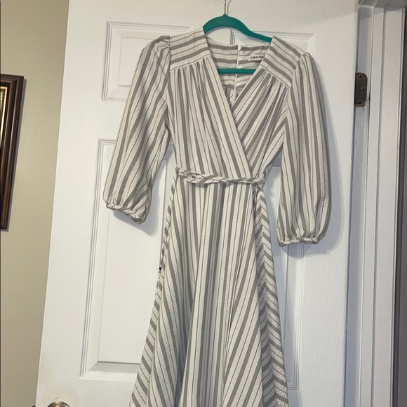 Calvin Klein Dresses & Skirts - Calvin Klein White and Gray Wrap Dress  beautiful on!